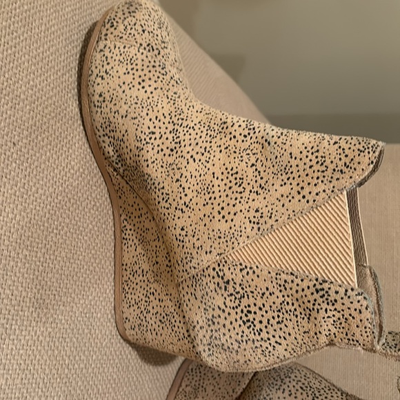 Toms Wedge booties, size 7.5 - Picture 4 of 8